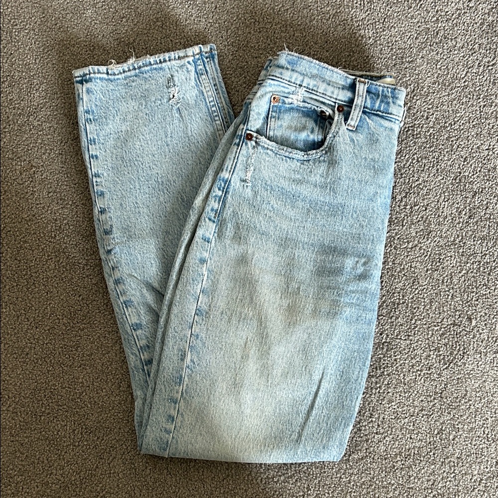 Abercrombie & Fitch Light Wash High-Rise Women’s Jeans